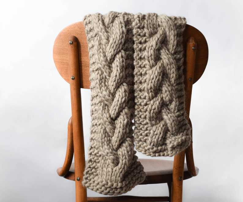 Cable knit pocket scarf pattern