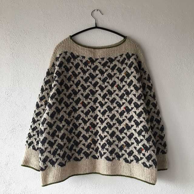 Create a unique knitted sweater with a captivating pattern using circular needles Knitted sweater pattern on circular needles