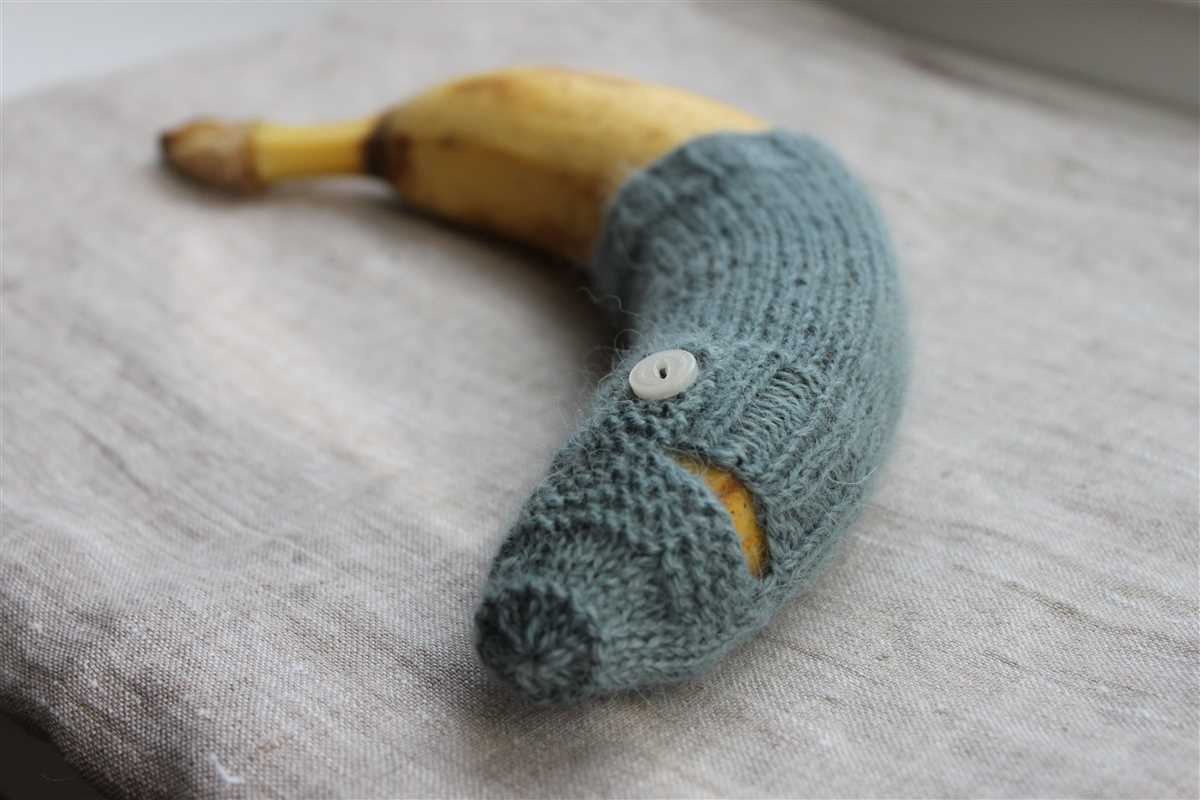 Knitted banana pattern