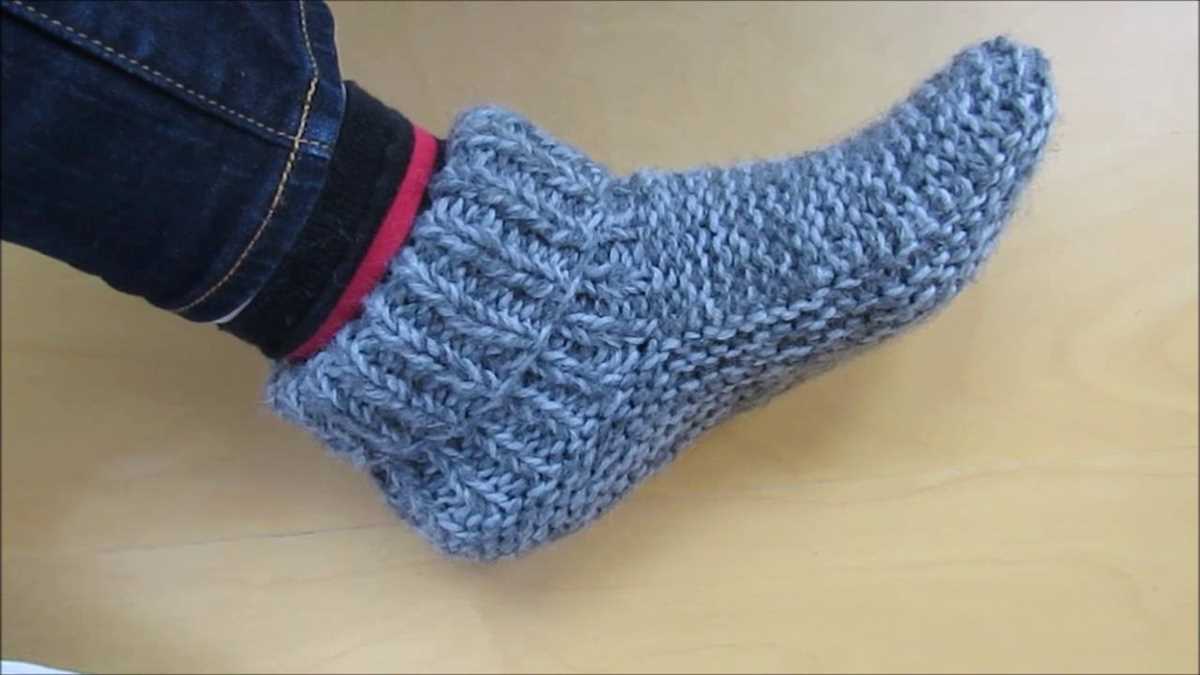 Easy bed socks knitting pattern 2 needles