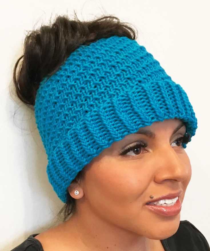 Create your own stylish ponytail knit hat with this free pattern! Ponytail knit hat pattern free