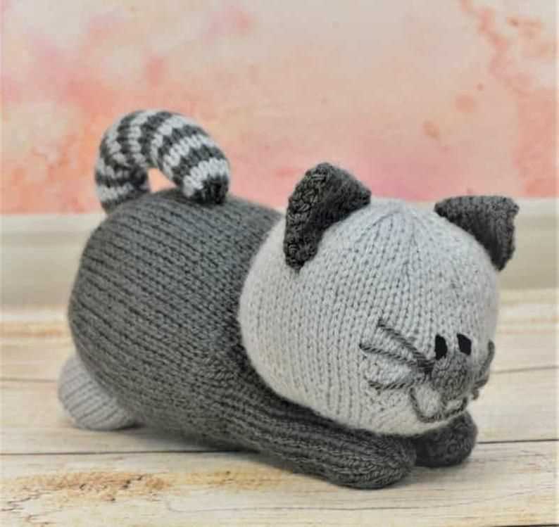 Free small cat knitting pattern