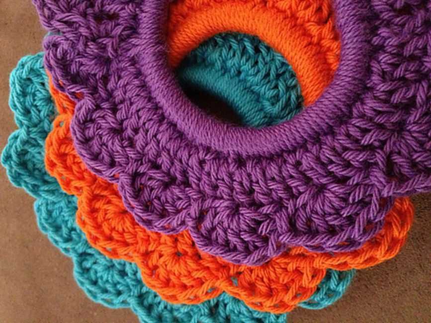 Create unique scrunchies with this knitting pattern Knit scrunchies pattern