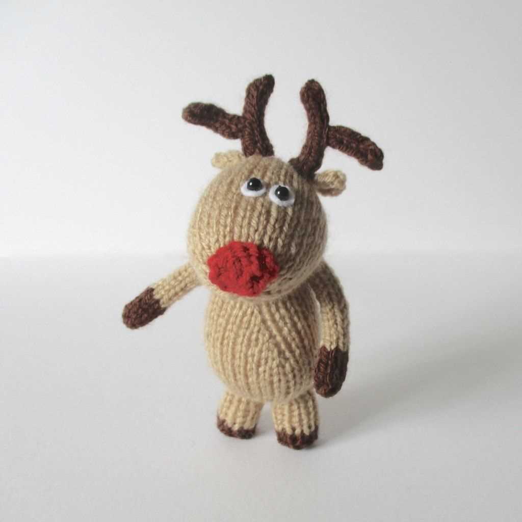 Knit reindeer pattern