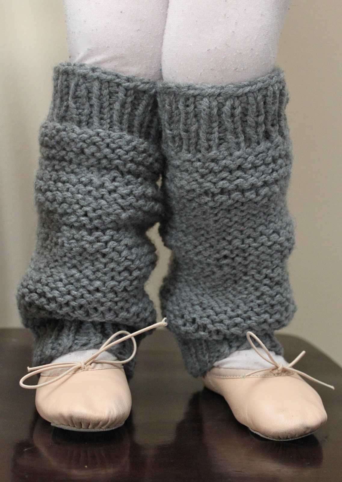 Ribbed leg warmers knitting pattern