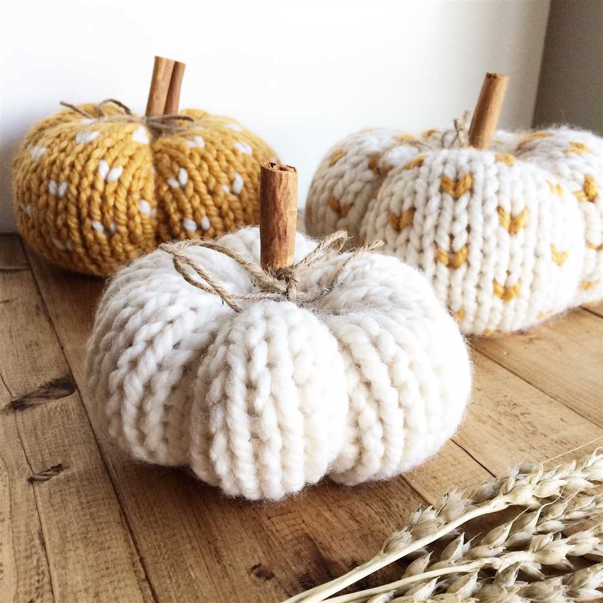 Knitted pumpkins pattern