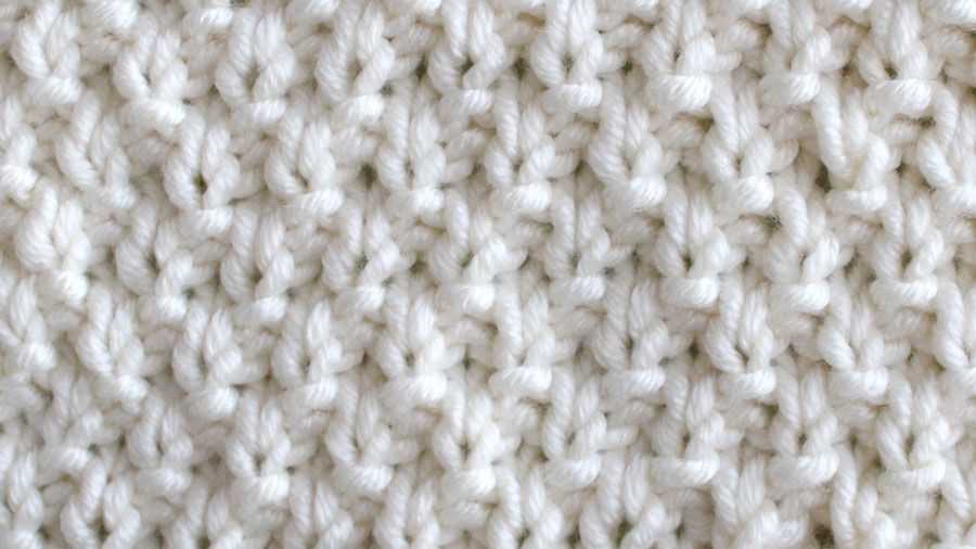 Moss stitch hat knitting pattern