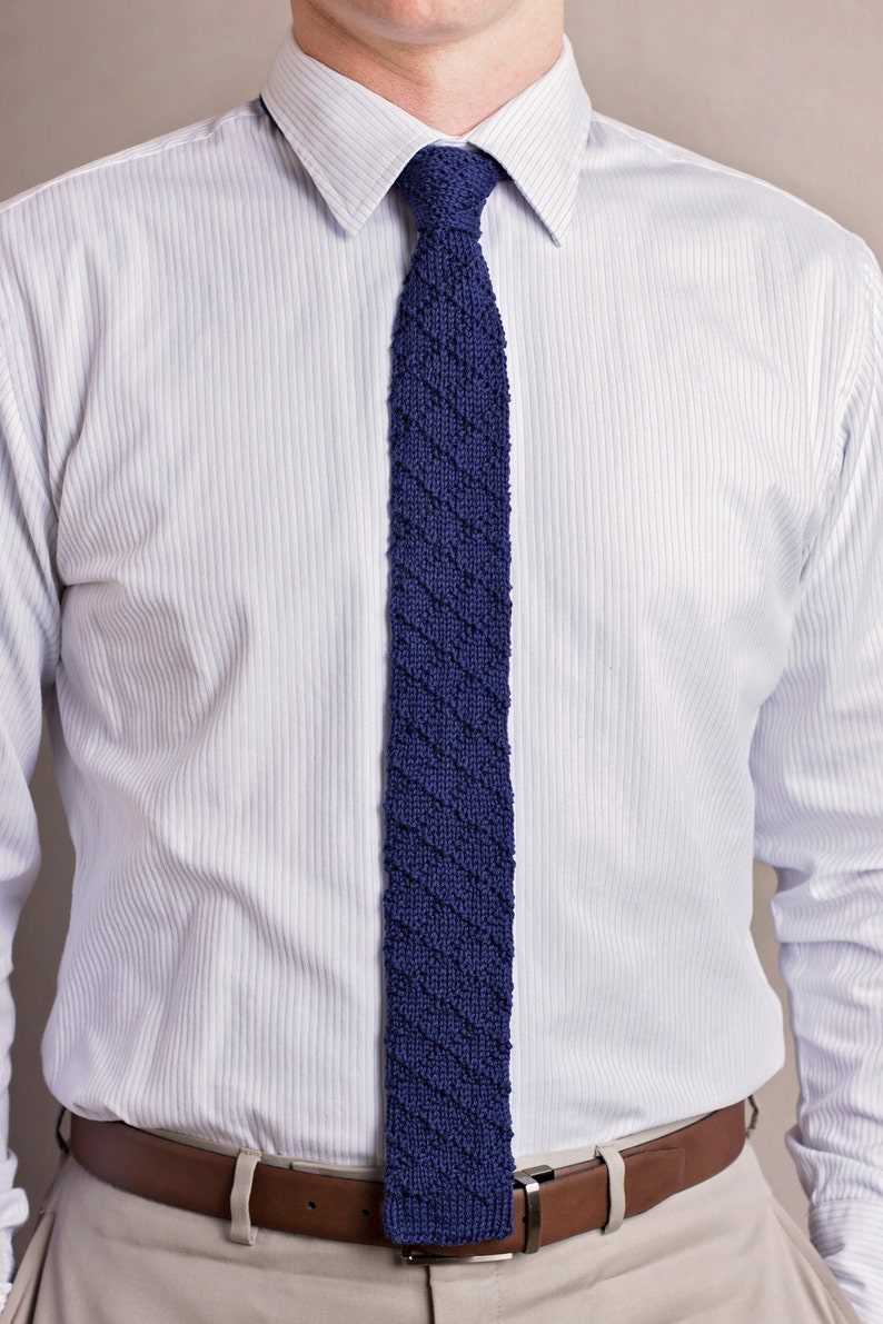 Knit necktie pattern