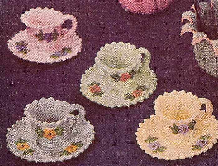 Knitted cup and saucer pattern