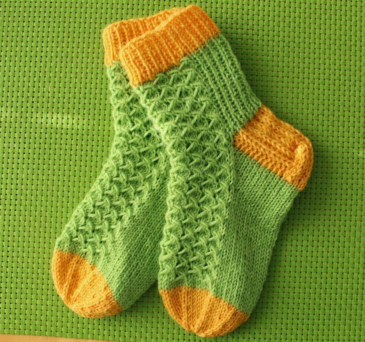 Avocado sock knitting pattern free