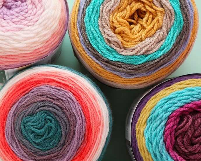 Self-striping yarn knitting patterns