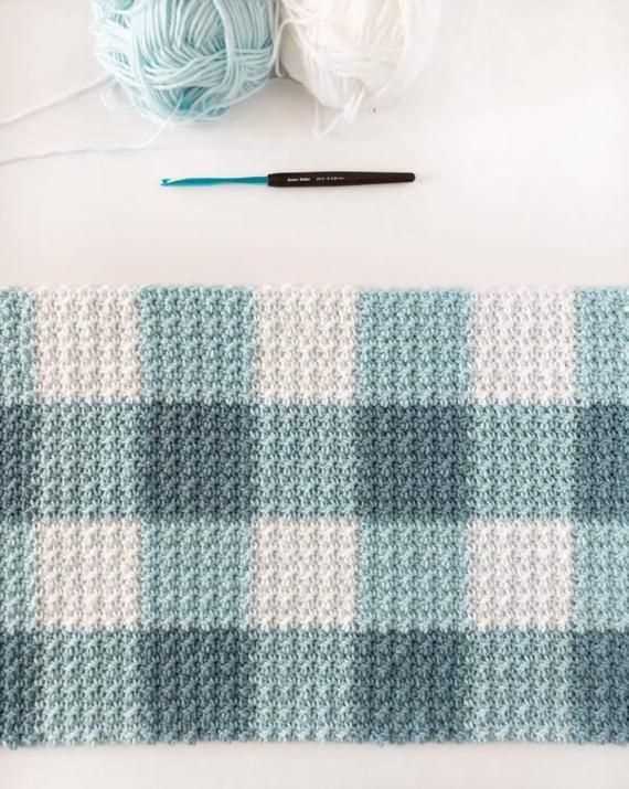 Knitted gingham blanket pattern