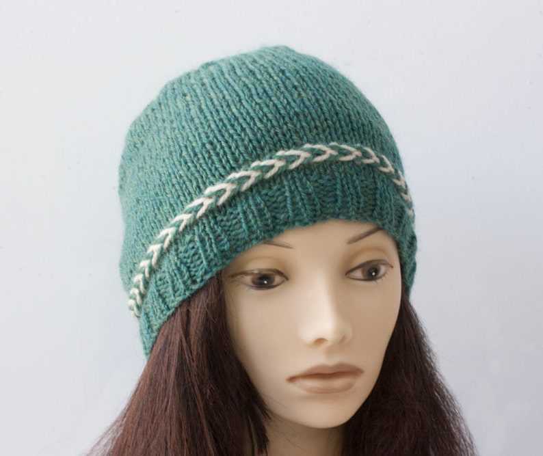 Simple beanie hat knitting pattern