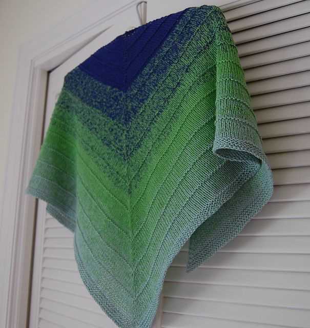 Simple knitted shawl pattern