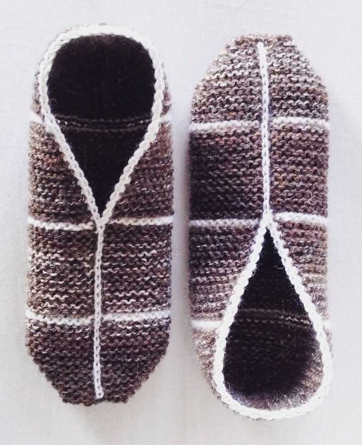 Simple knitted slipper pattern