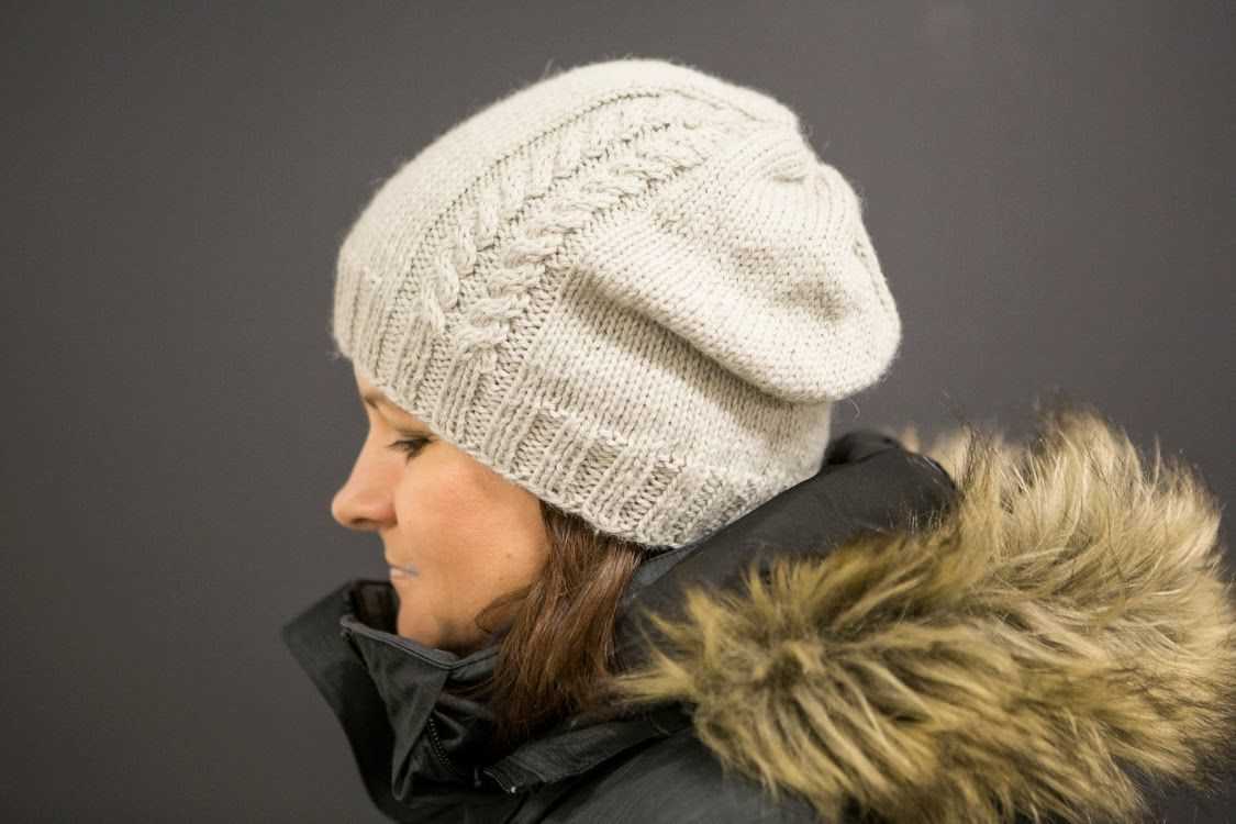 Cable hat knitting pattern