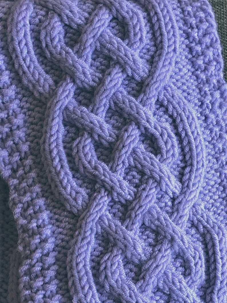 Cable knit pocket scarf pattern