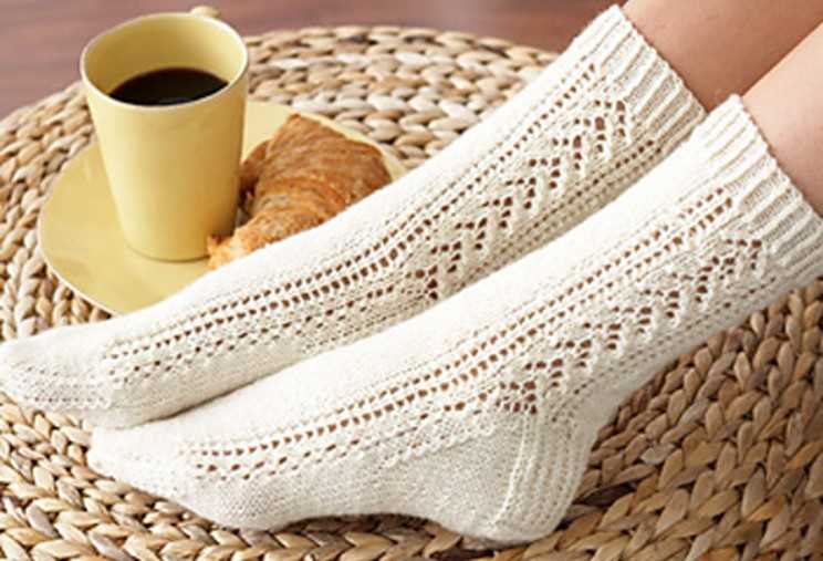 Cable socks knitting pattern free