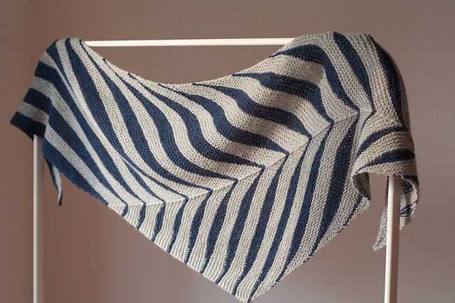 Knit a beautiful shawl with this easy pattern Simple knitted shawl pattern