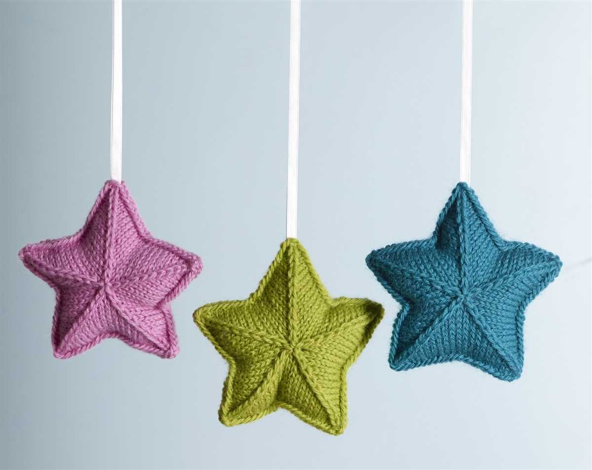 Small knitted star pattern