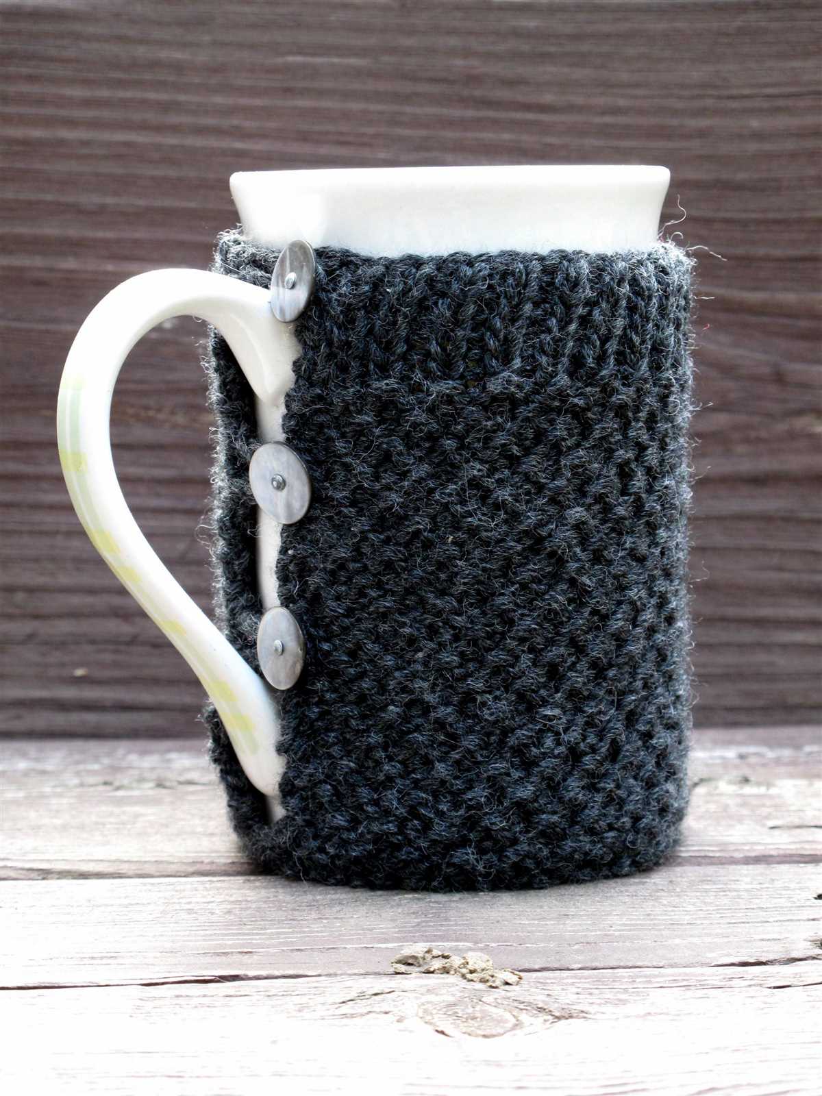 Knitted mug warmer pattern