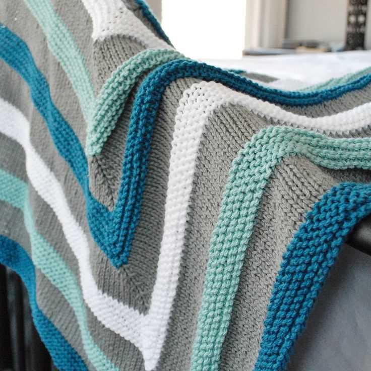 Striped knitted blanket pattern