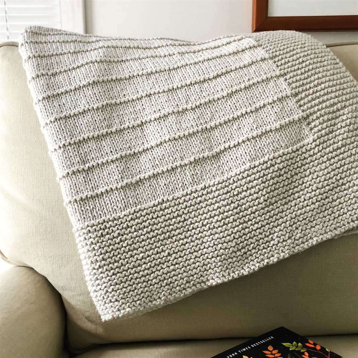 Knitting pattern for a cot blanket