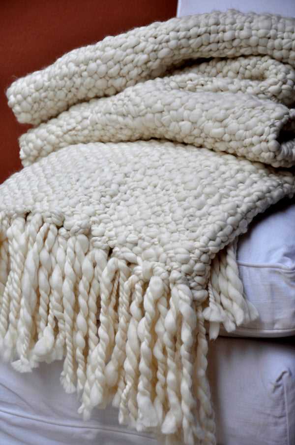 Super chunky cable knit blanket pattern