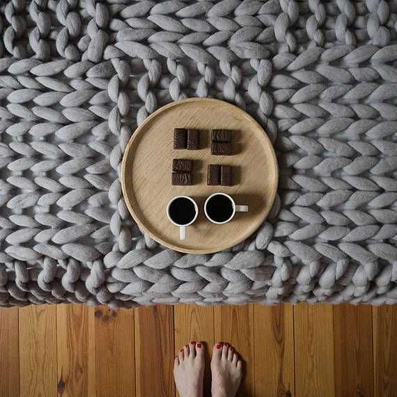 Super chunky cable knit blanket pattern