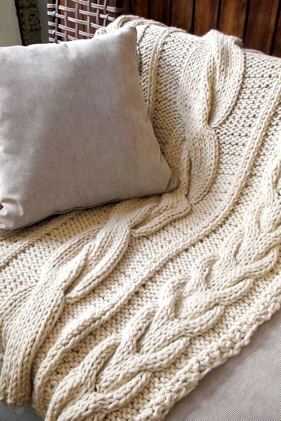 Super chunky cable knit blanket pattern
