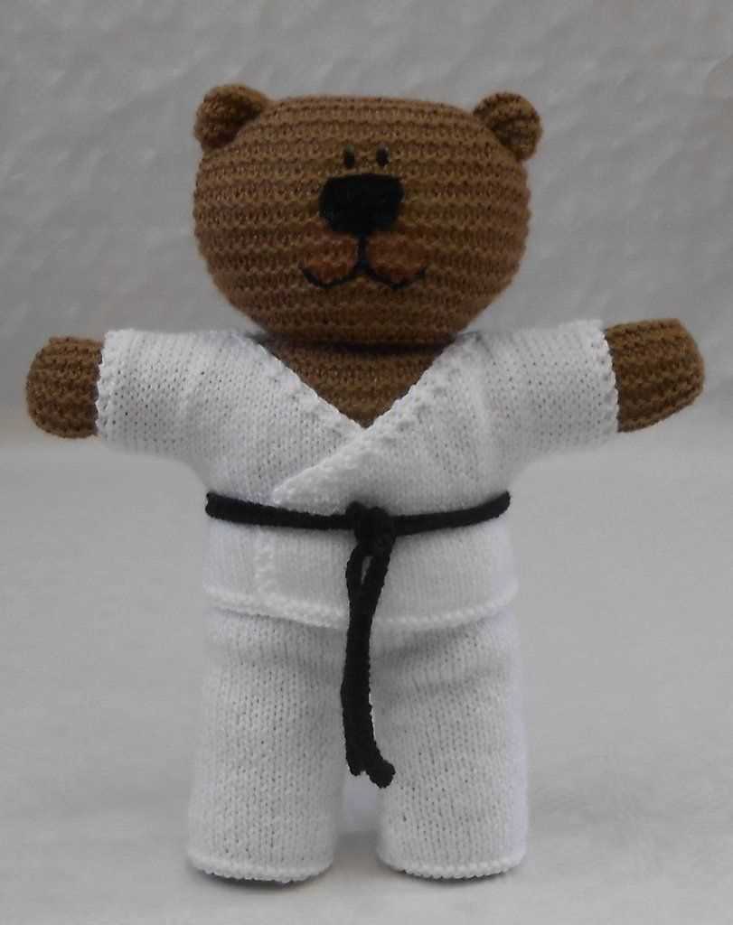 Teddy bear trousers knitting pattern