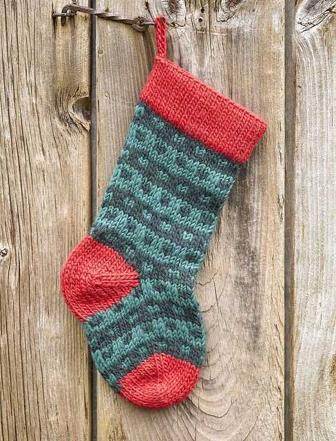 Free christmas stocking knitting pattern straight needles for beginners