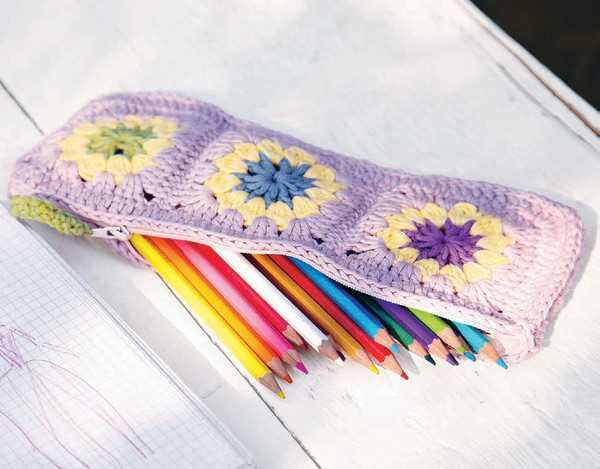 Knitted pencil case pattern