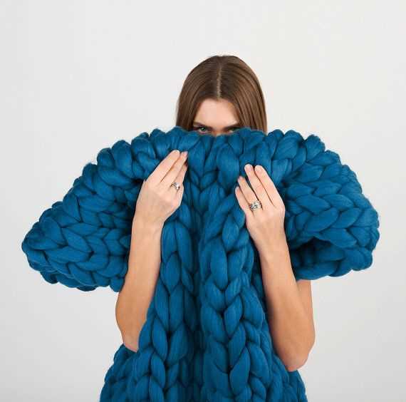 Thick knit blanket pattern