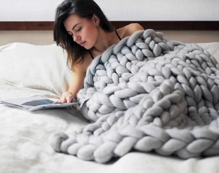 Thick knit blanket pattern