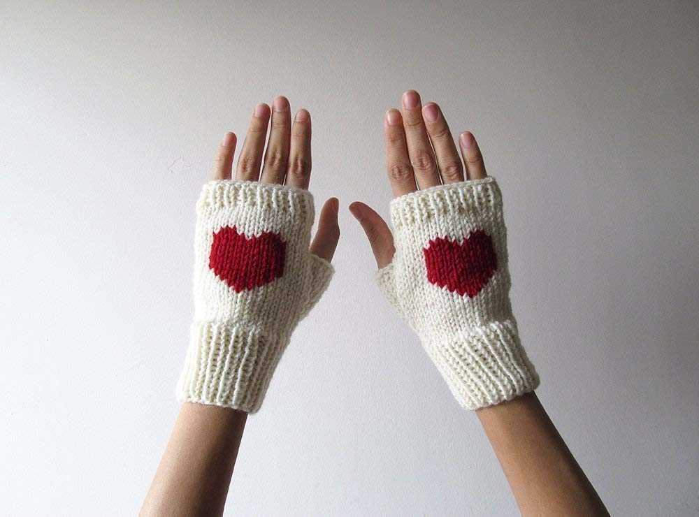Easy knitted gloves pattern