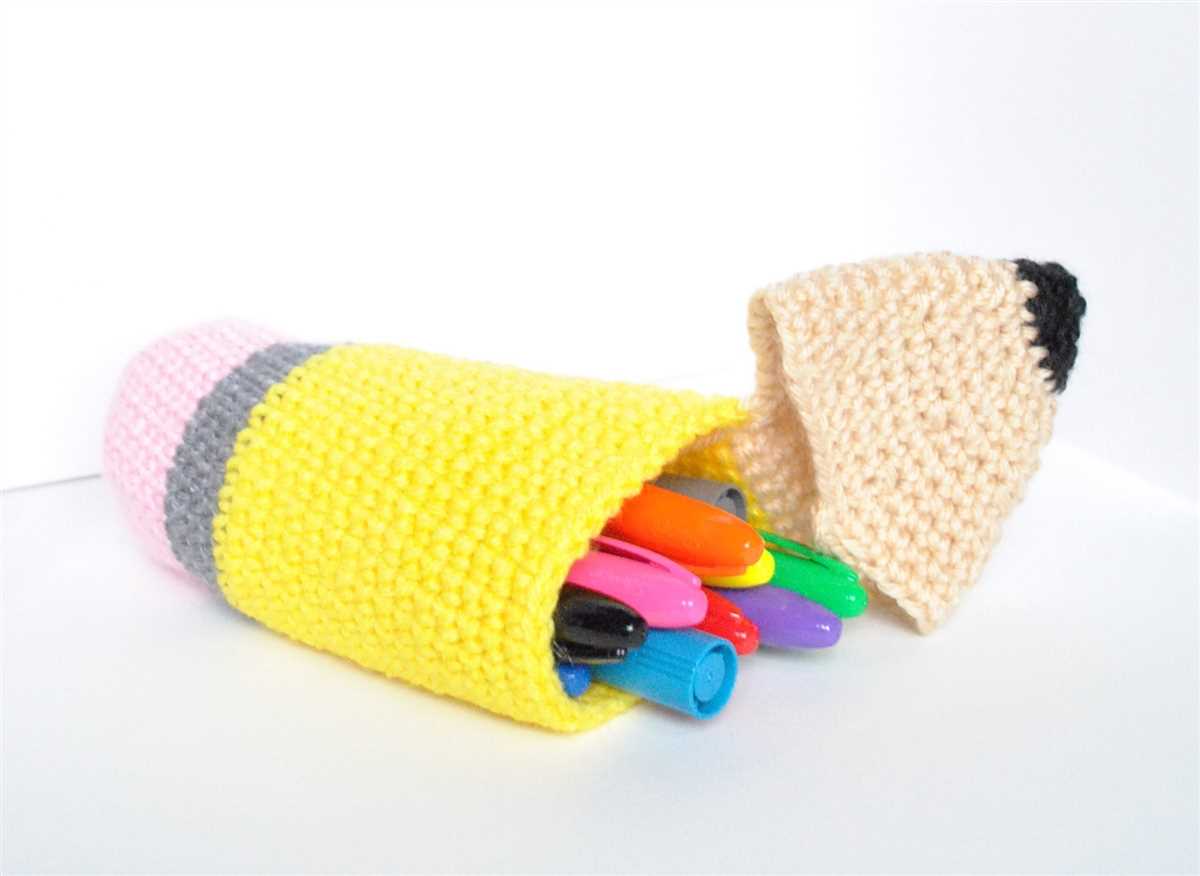 Knitted pencil case pattern