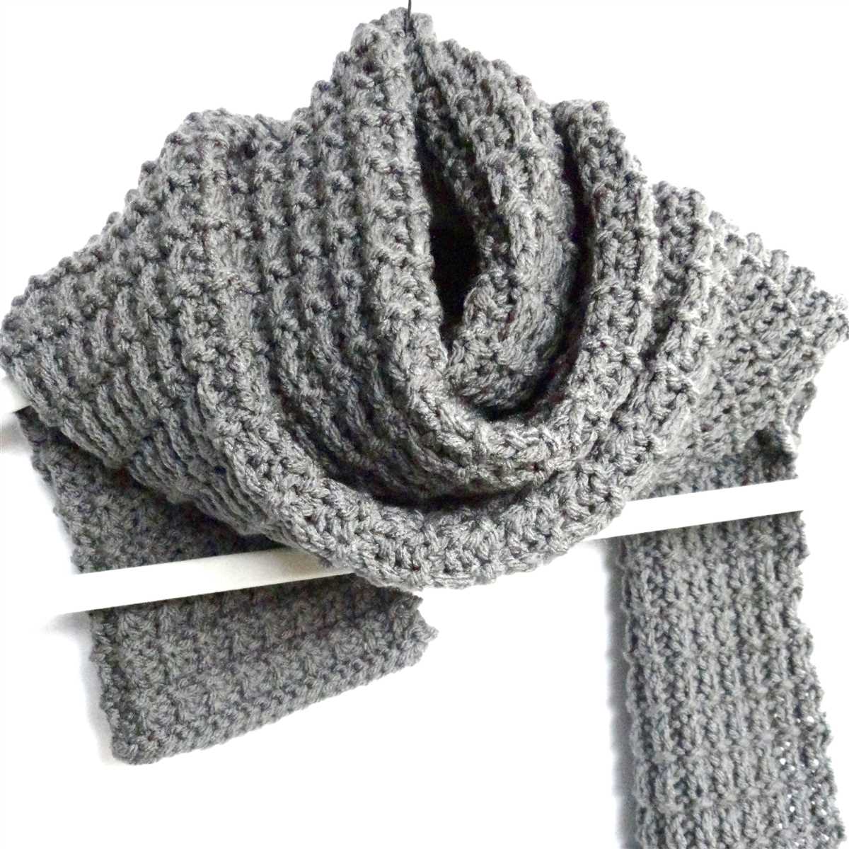 Knitted men's scarf free pattern