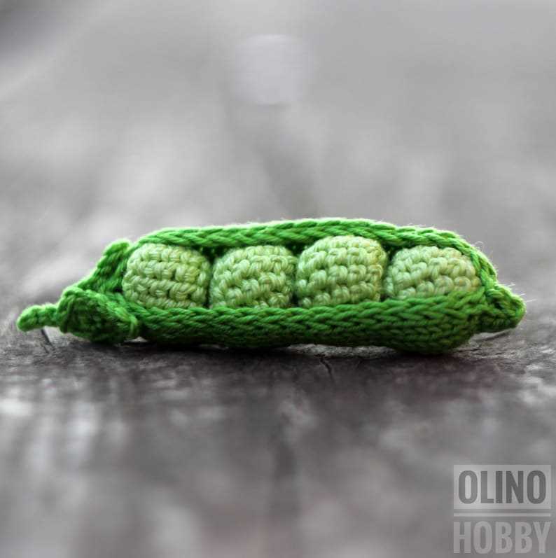 Knitted pea pod pattern