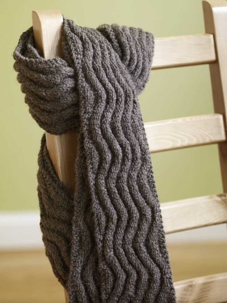 Knit scarf ribbed pattern