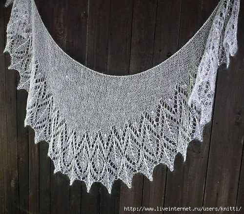 Crescent shawl knitting pattern