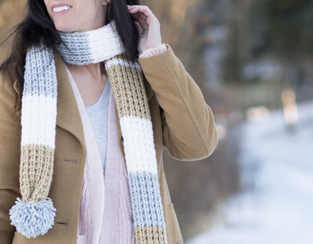 Two color knitting patterns scarf