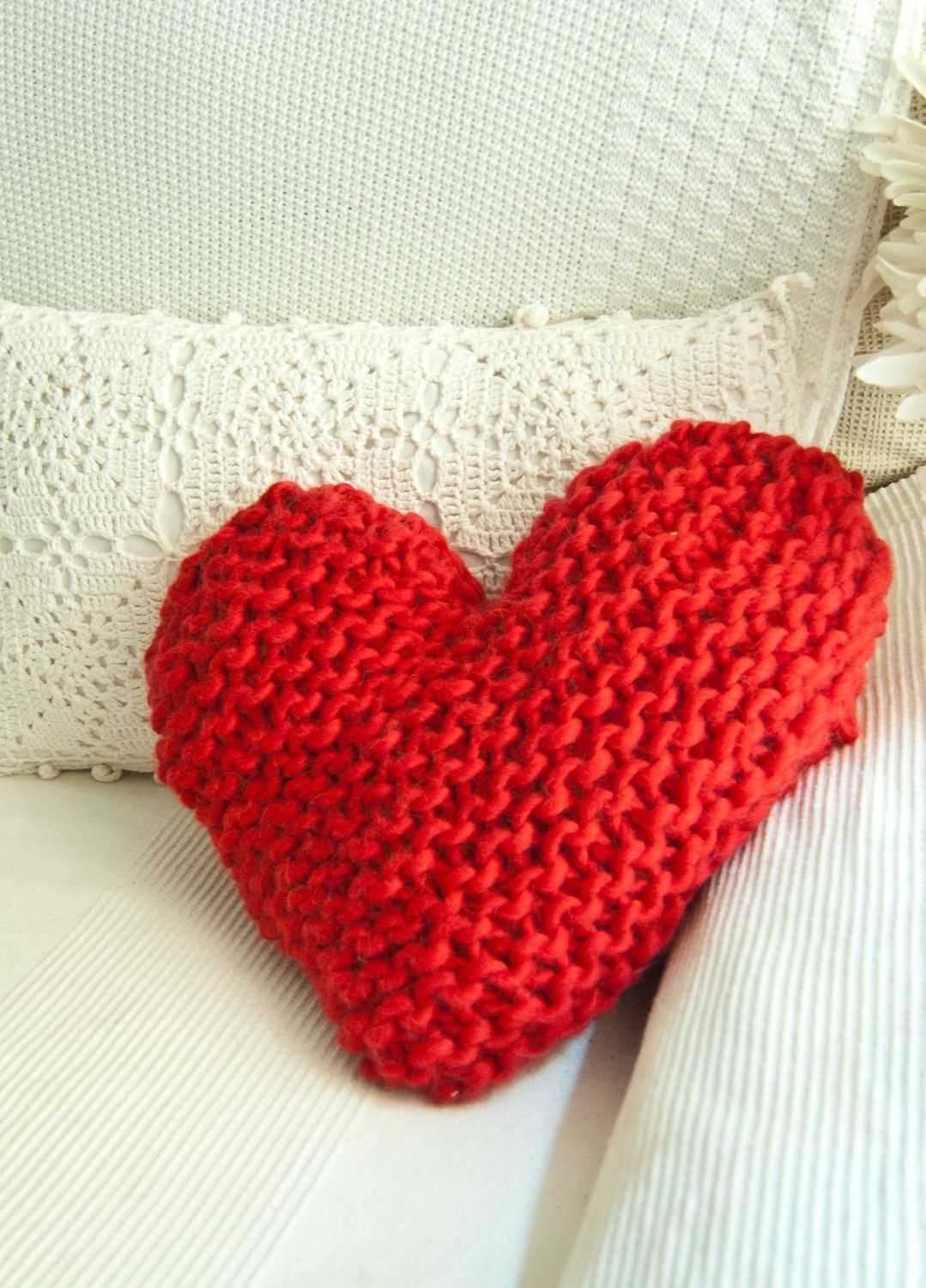 Heart cushion knitting pattern