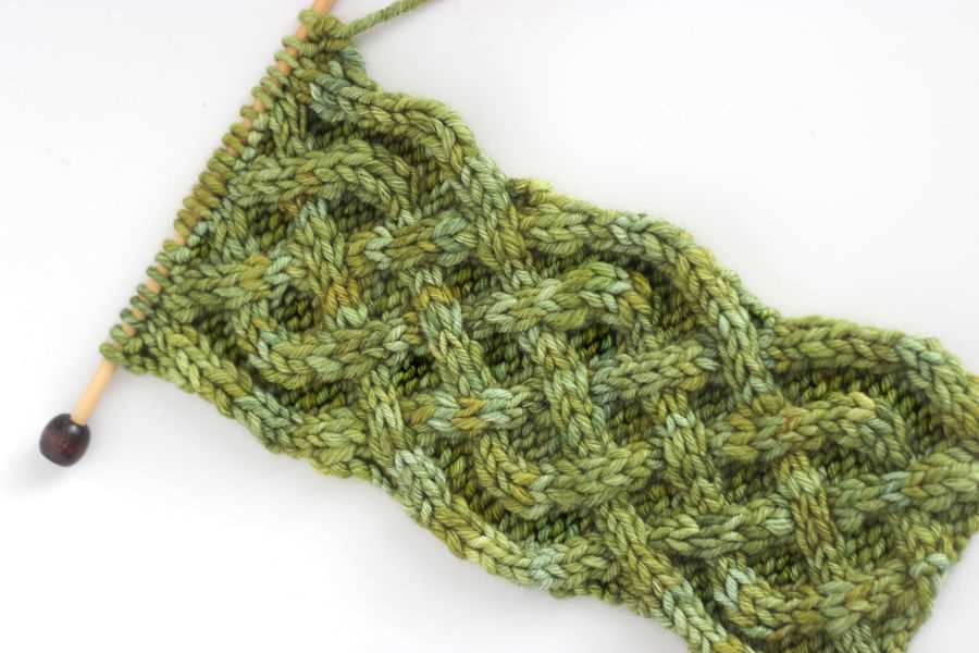 Cable braid knitting pattern