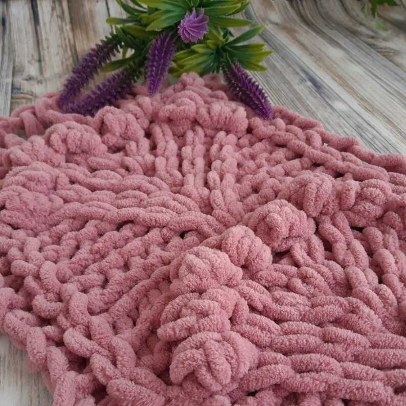 Loopy knitting pattern