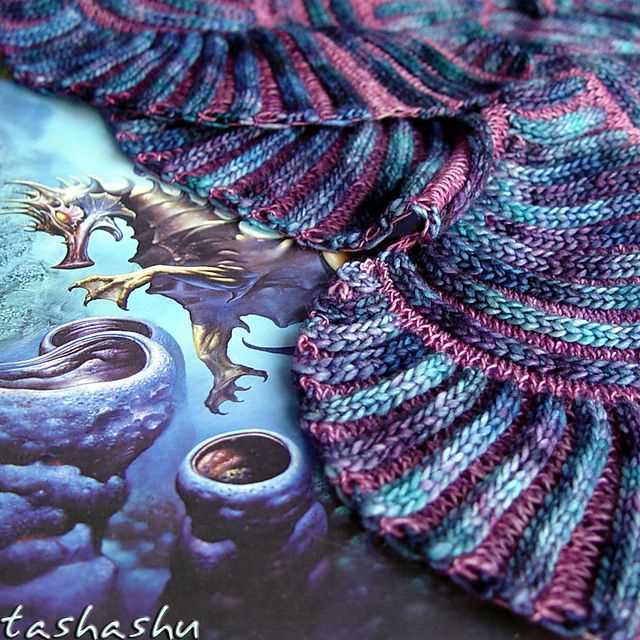 Knit scarf pattern variegated yarn