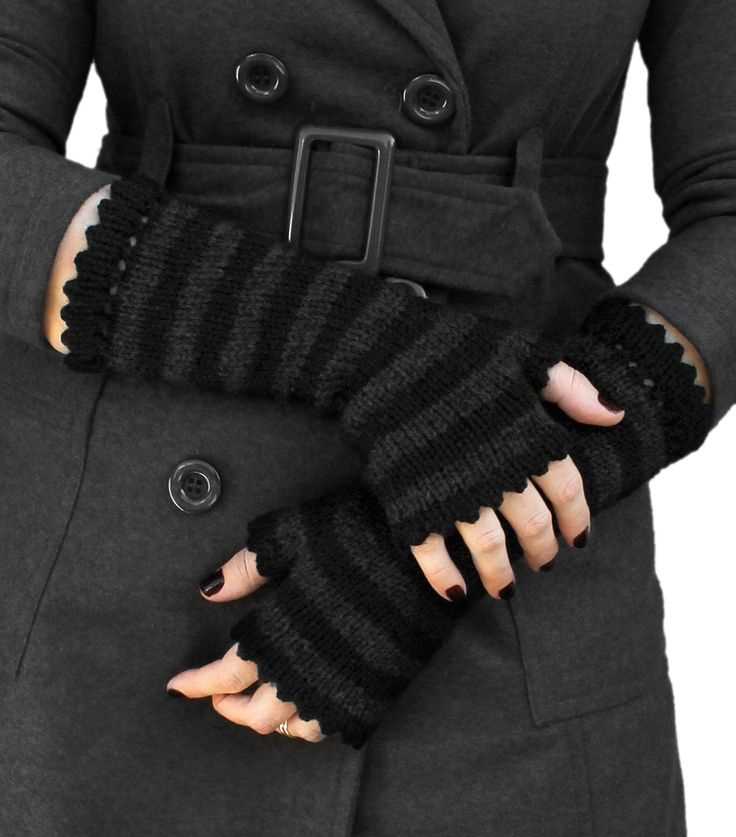Knitted gloves without fingers pattern
