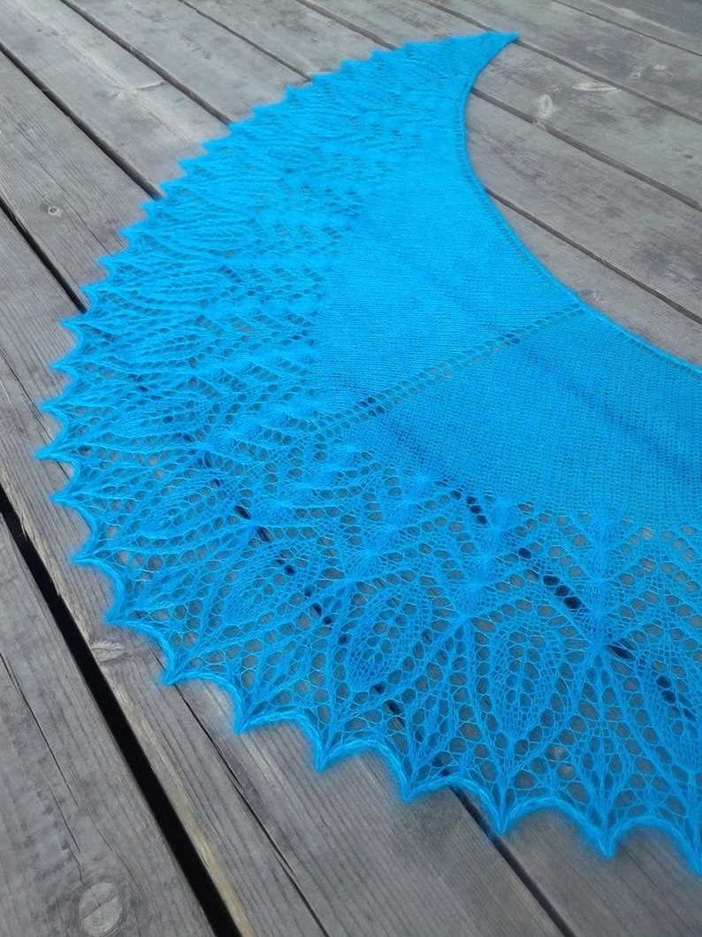 Crescent shawl knitting pattern