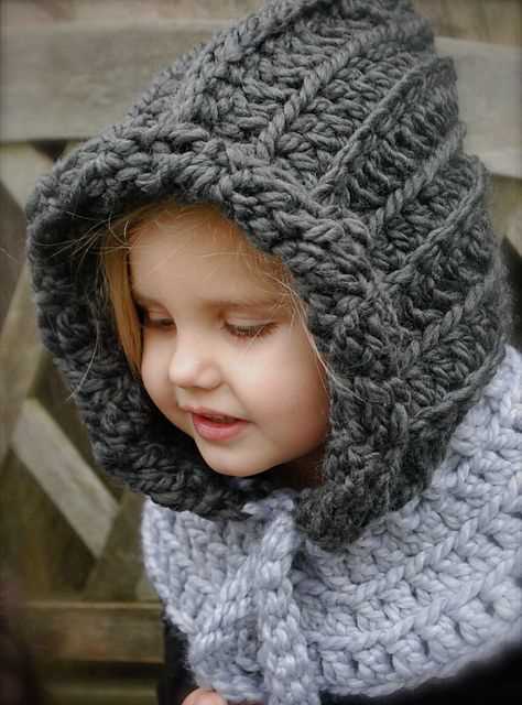 Children's hooded scarf knitting pattern