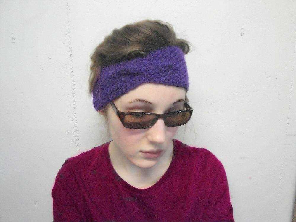 Knitting pattern headband twist